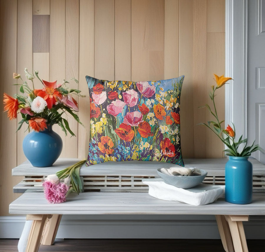 Bahar Bahçesi – Renkli Çiçek Desenli Dekoratif Kırlent 43x43 Yastık Kılıfı