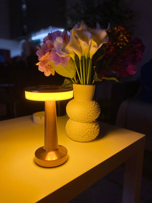 Cata CT-8435 Oslo Şarjlı Dokunmatik Masa Lambası – 3 Renkli LED, USB'li, Bakır Tasarım