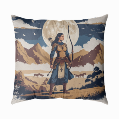 “Bozkırın Kızı” – Türk Savaşçı Kadın Temalı Yastık Baskı Tasarımı (43x43 cm)
